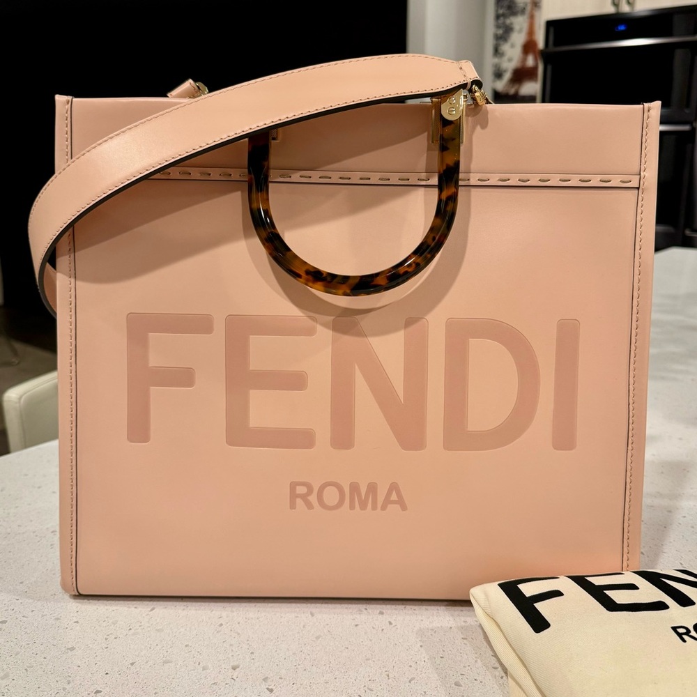 Fendi Pink Tote Bag with Tortoiseshell Effect Handles - Picture 5 of 14